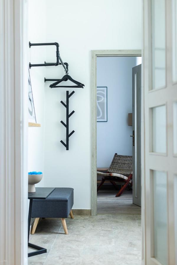 City Center Apartment With Balcony Budapest Exteriör bild